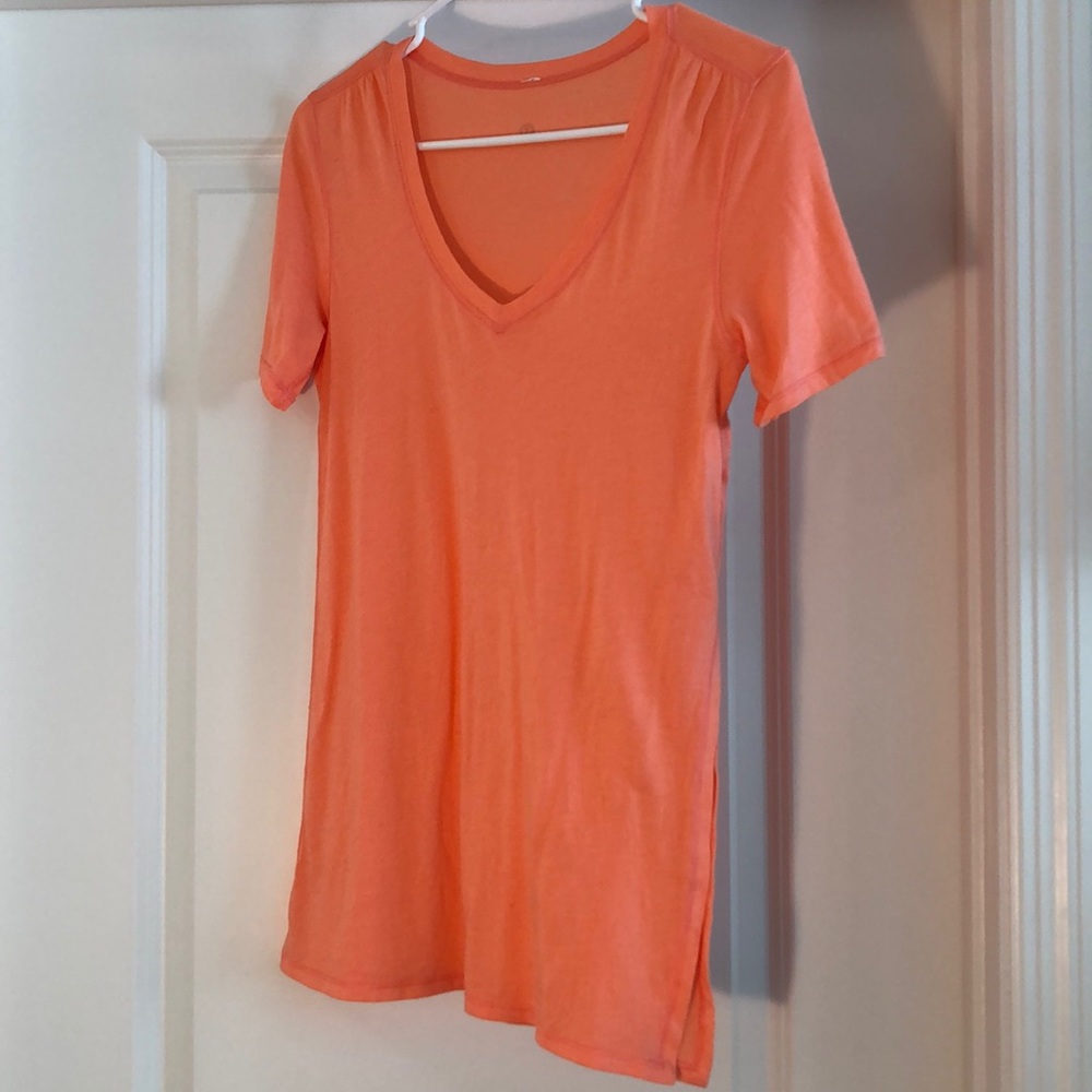 Lululemon T-shirt